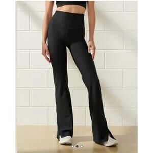 Abercrombie & Fitch Flare Leg Leggings Black M Short w/ Slit